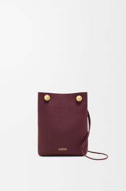Loewe Сумка-мешок Pebble из гладкой телячьей кожи, бургунди