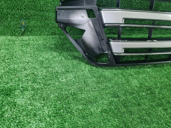 Решетка радиатора Toyota Land Cruiser 200 (2015-2021)