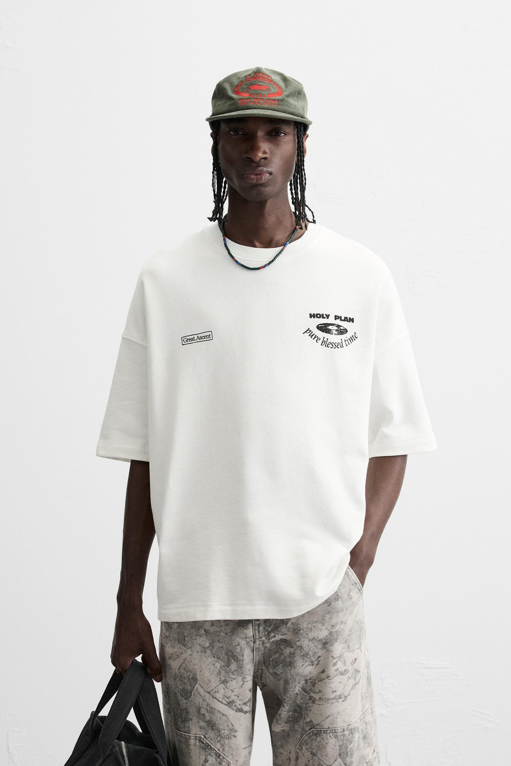 ZARA ТОЛСТОВКА С ГРАФИЧЕСКИМИ ПРИНТАМИ, ЖЕЛТОВАТО-БЕЛЫЙ