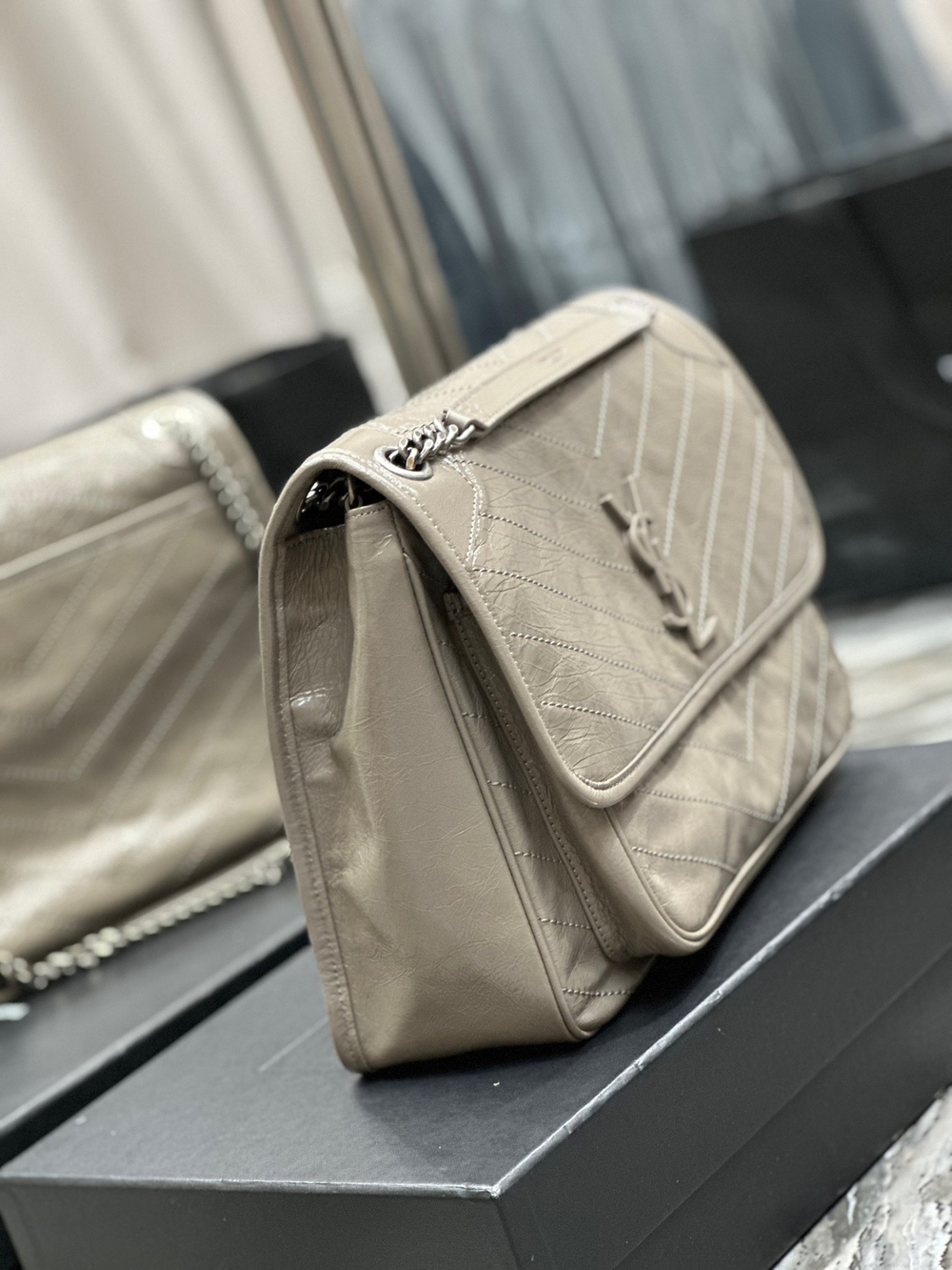 Saint Laurent Niki 32 cm