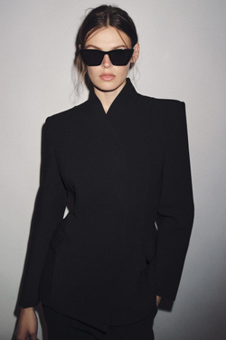 ZARA ПРИТАЛЕННЫЙ БЛЕЙЗЕР ИЗ КОЛЛЕКЦИИ ZW, ЧЕРНЫЙ