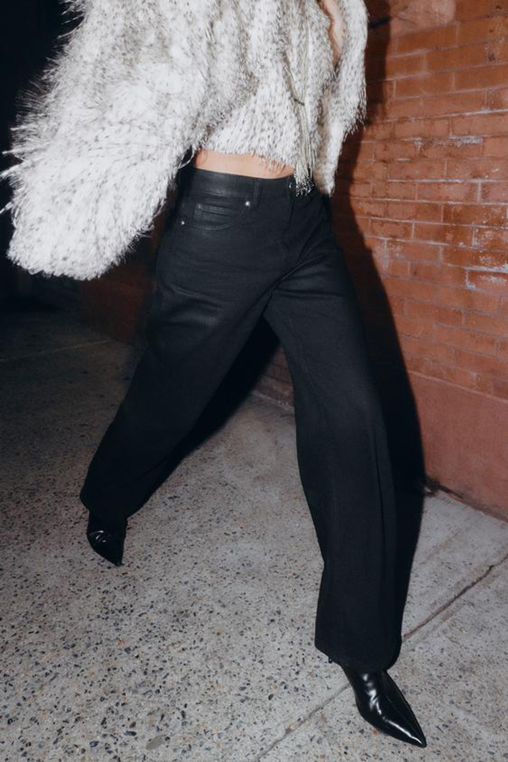 ZARA ДЖИНСЫ Z1975 REGULAR FIT С ВЫСОКОЙ ПОСАДКОЙ И ЭФФЕКТОМ ВОЩЕНИЯ, ЧЕРНЫЙ