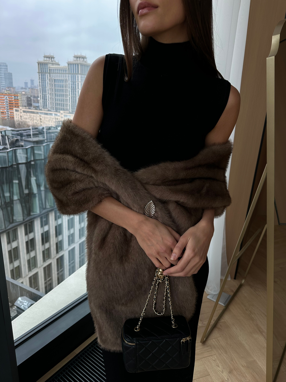 Шарф из эко-меха длинный светло-коричневый