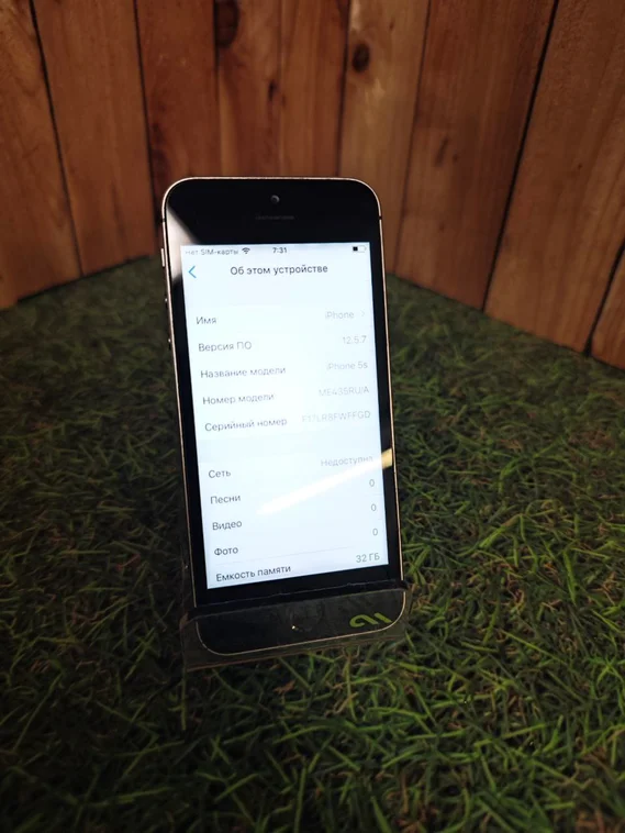 Смартфон iPhone 5s 32Gb черный(Витринный)