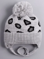 Шапка для девочки на завязках на осень