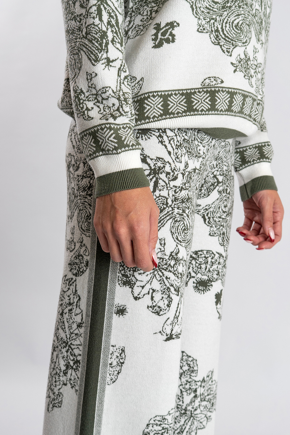 Костюм с узором