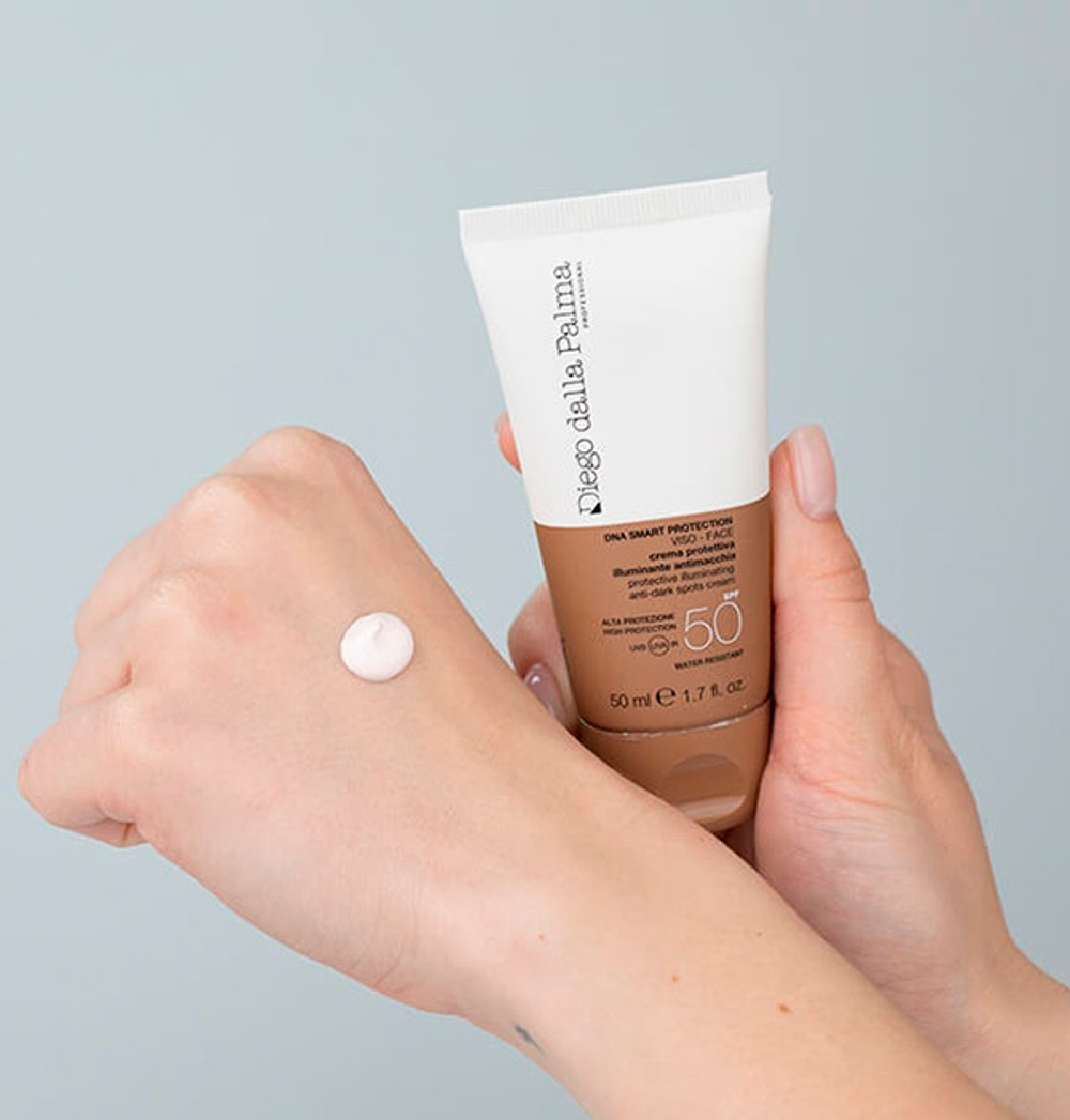 Водостойкий солнцезащитный крем для лица SPF50 Diego Dalla Palma Protective Illuminating Anti-Dark Spots Cream 50мл