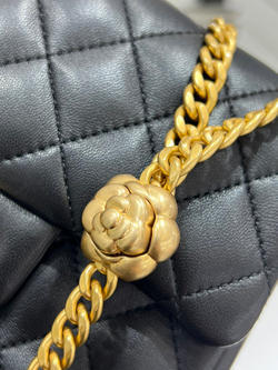 Chane1 Flap Bag 18 cm