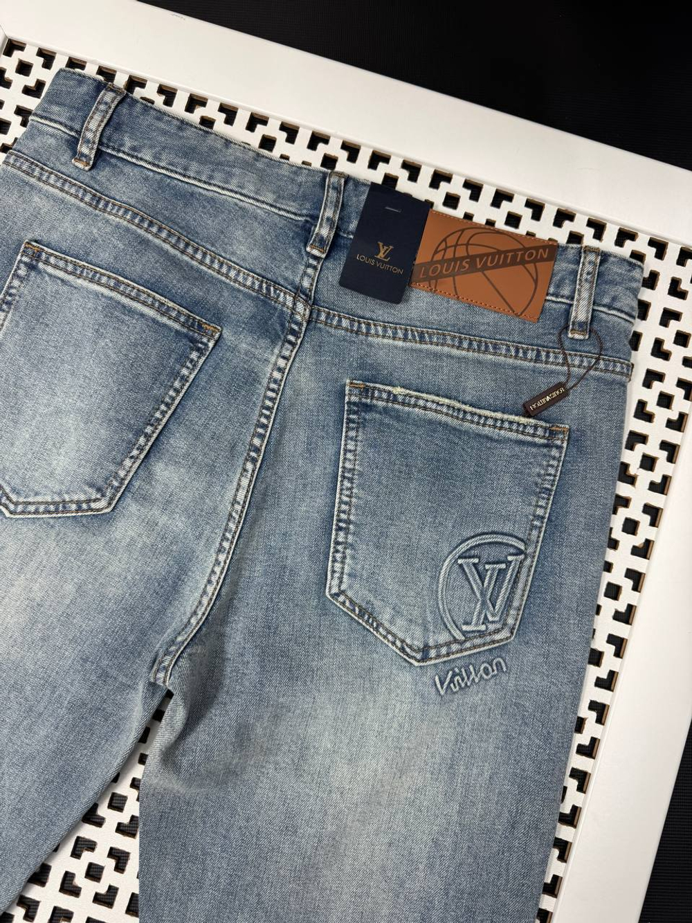 Джинсы Louis Vuitton