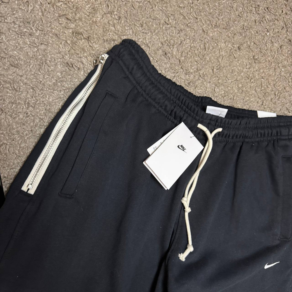 Спортивки Nike standard issue Новые