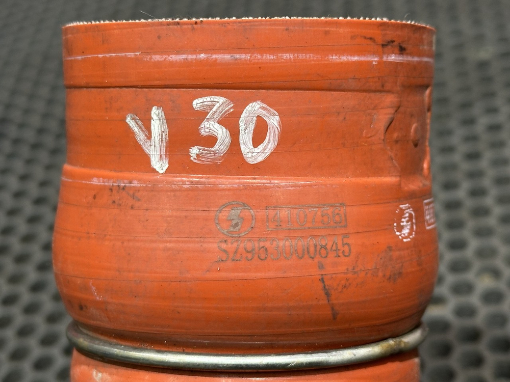 Патрубок радиатора