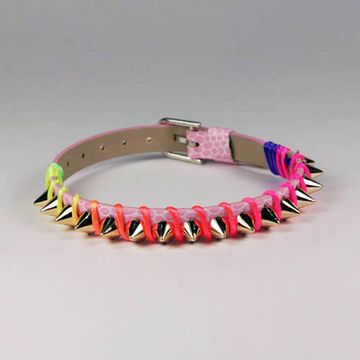 Браслет Шипы золотые ( розовый фон )