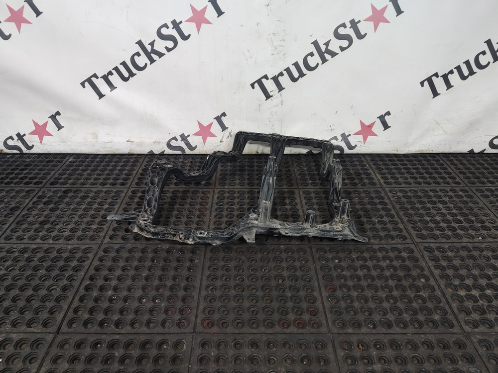 Кронштейн фары правой 2023г