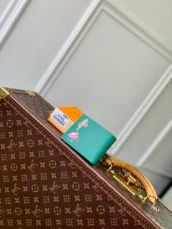 Louis Vuitton Slender