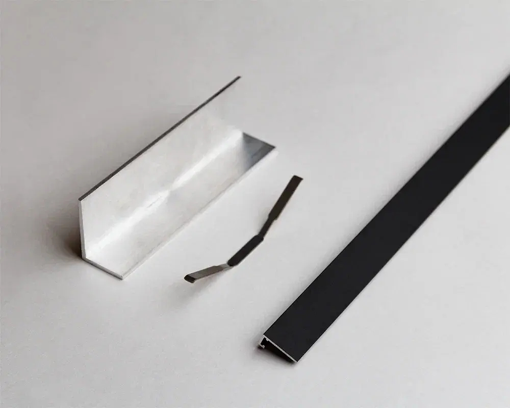 Профиль крепёжный для профиля НЕПЛИНТУС MH100-01