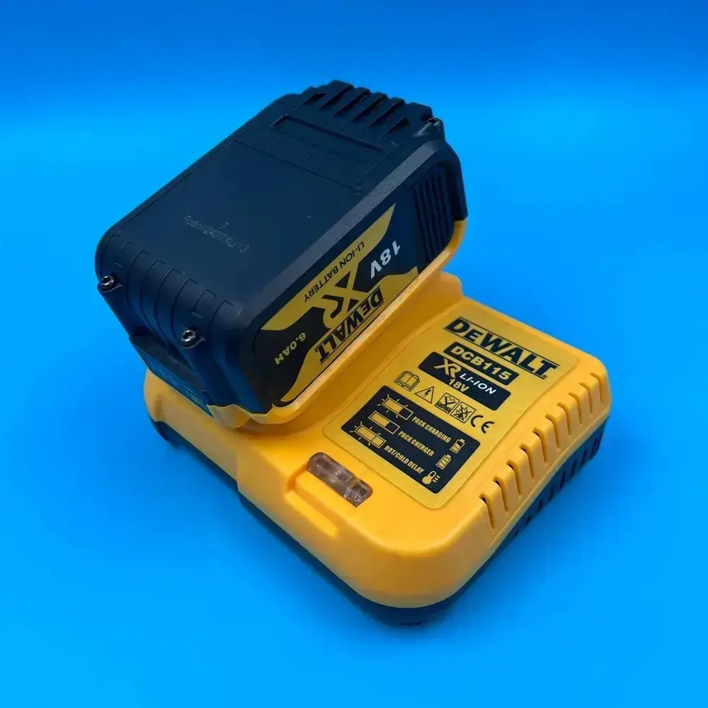 Шуруповерт аккумуляторный бесщеточный Dewalt 18В дрель 2 АКБ