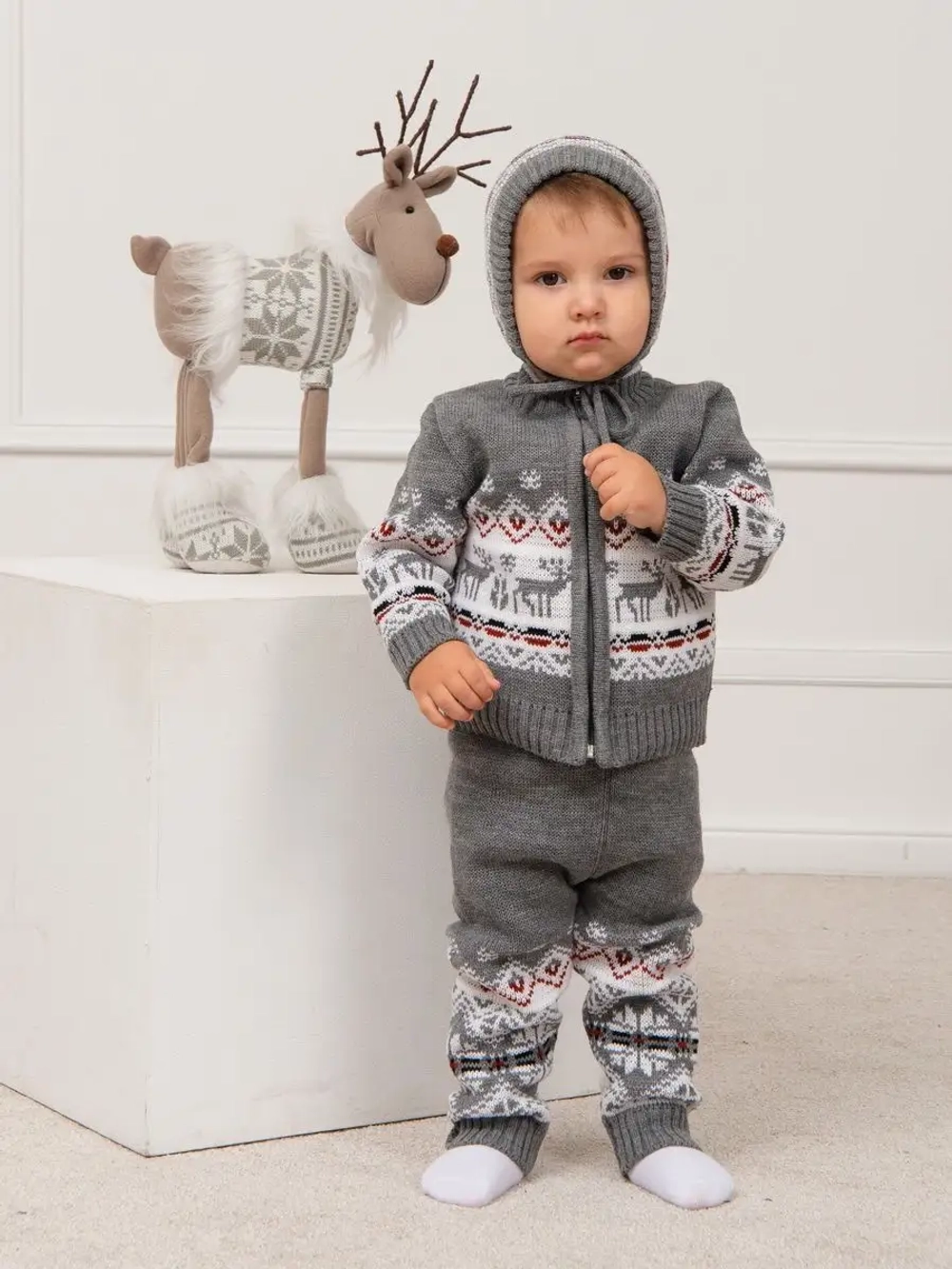 Костюм вязаный