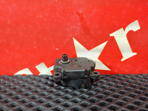 Моторчик заслонки отопителя