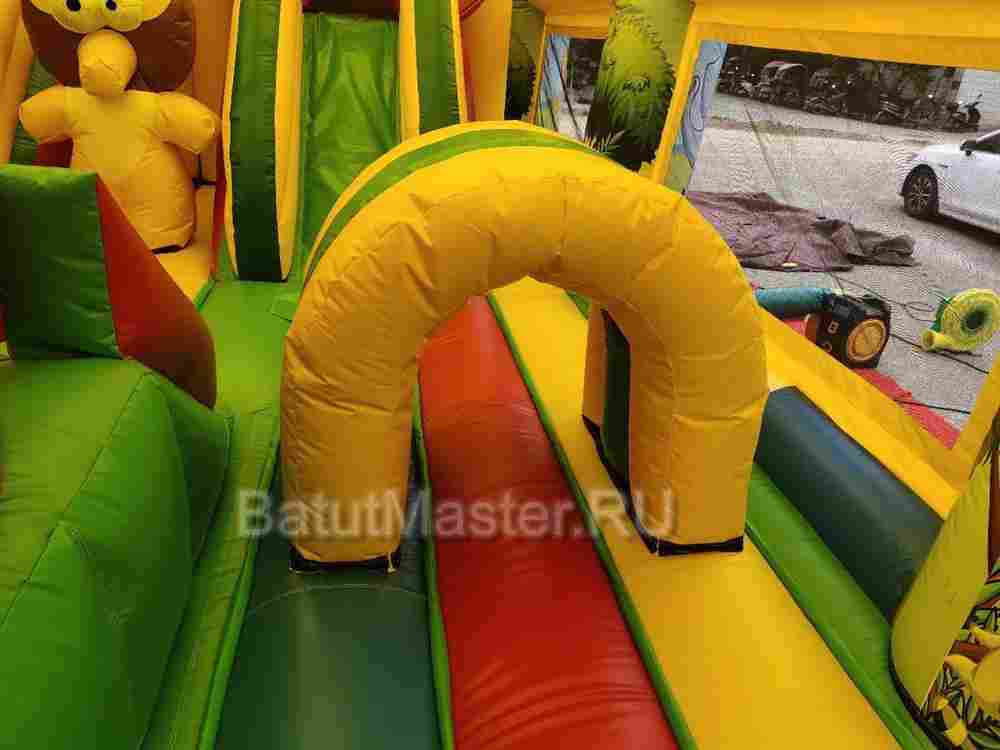 Коммерческий надувной батут "Мульти зверята" с крышей, 10*6*6 м