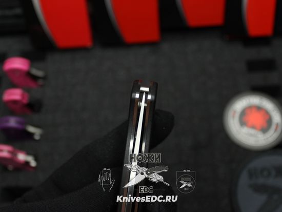 Складной нож Spyderco Resilience Lightweight 142PSBK c клинком из стали 8Cr13MoV, рукоять FRN