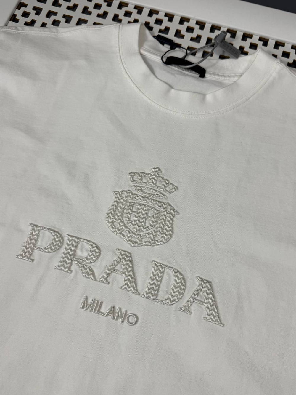 Футболка Prada
