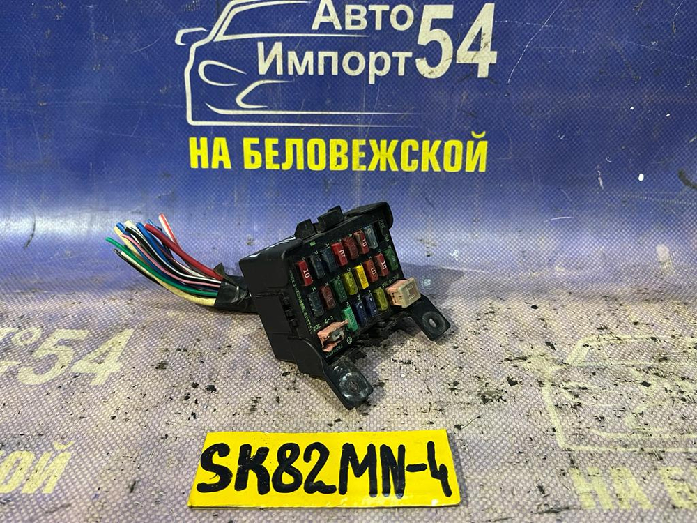 Блок предохранителей салонный NISSAN VANETTE 2001