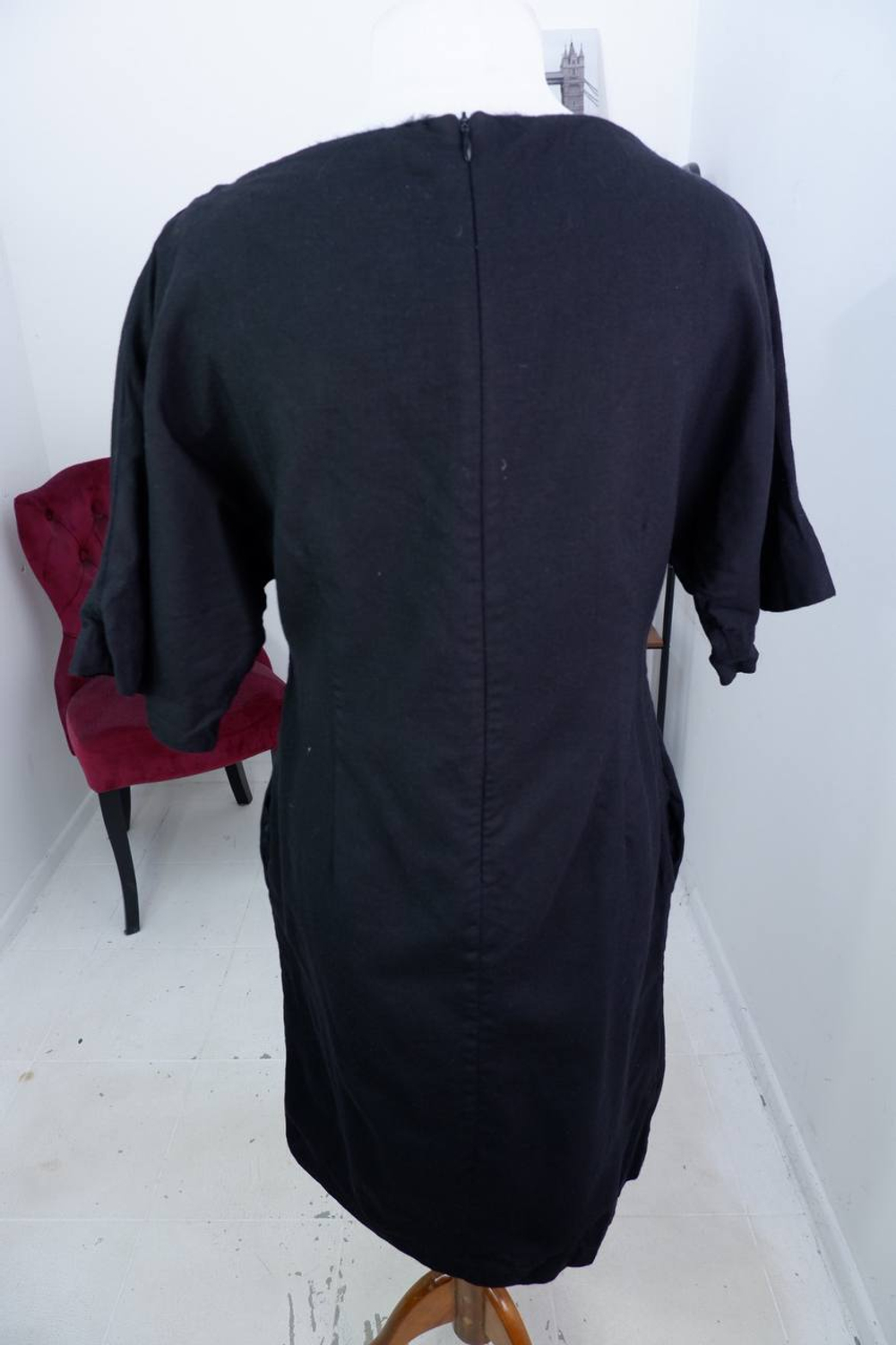 Платье с акцентной вышивкой, визуально 46 размер