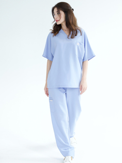 Медицинский костюм Oversize голубой вид спереди