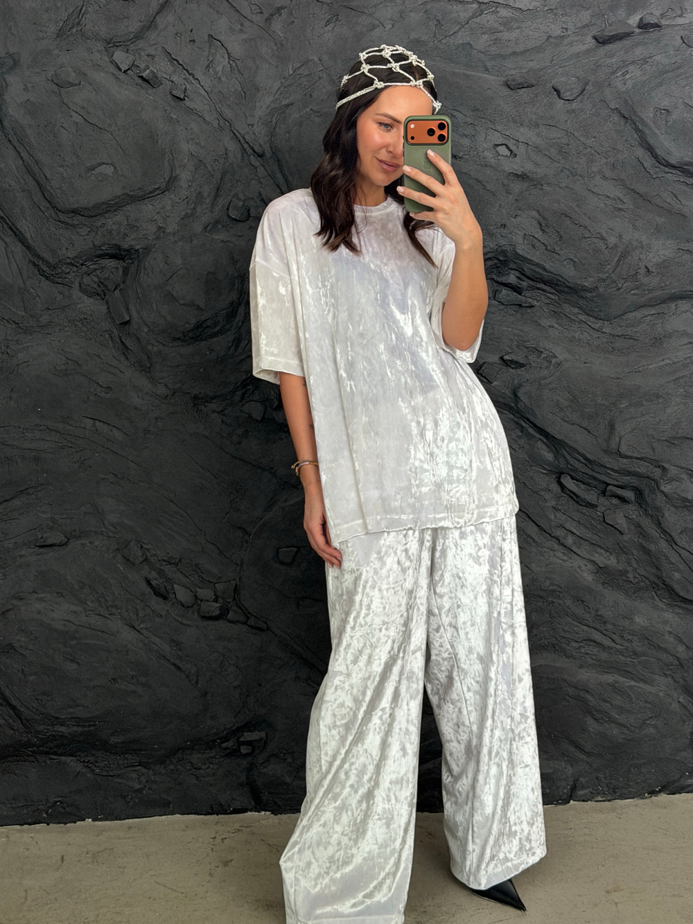 Бархатный костюм жемчужный