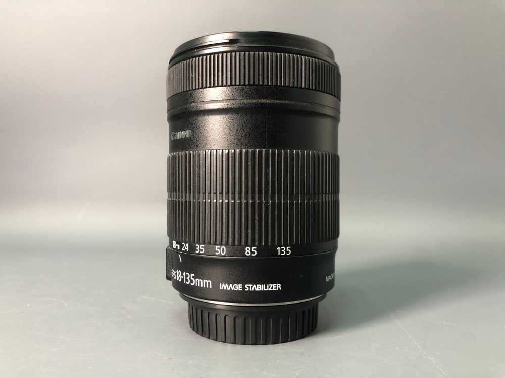 Canon EF-S 18-135 mm f/3.5-5.6 IS