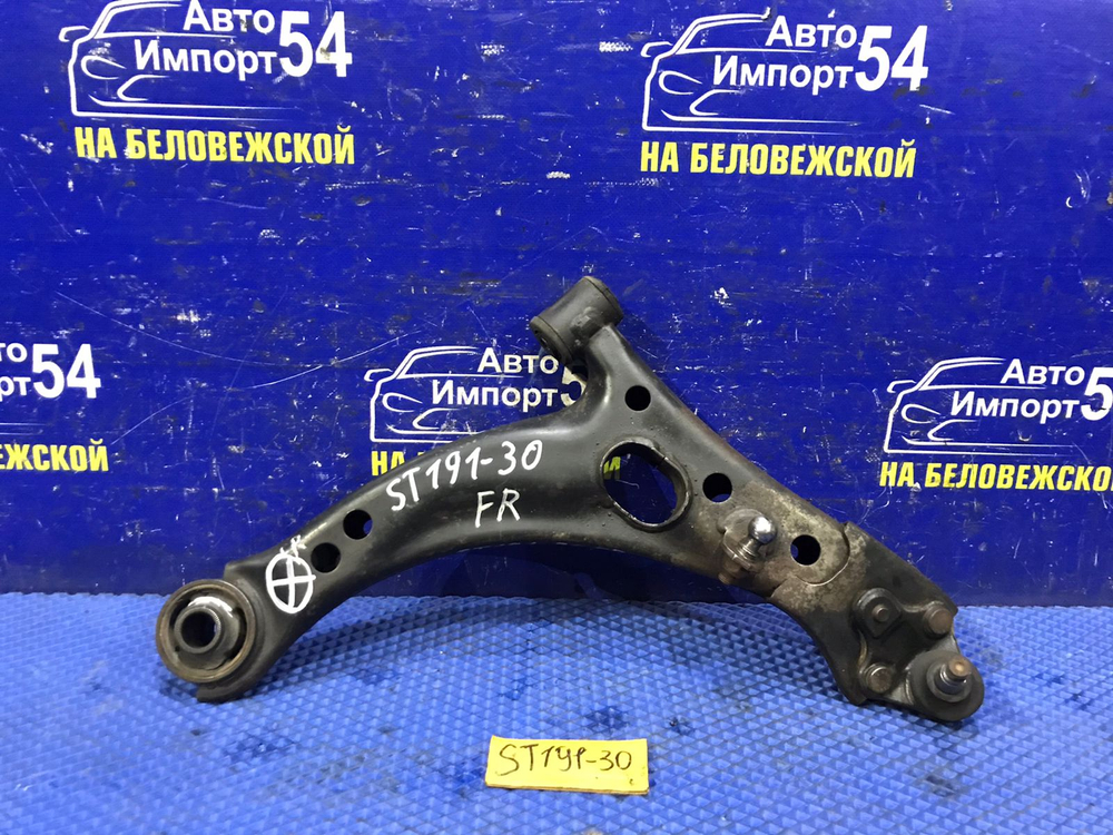 Рычаг передний правый TOYOTA CORONA 1993