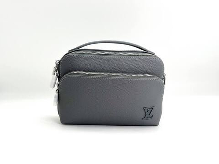 Сумка-мессенджер Louis Vuitton