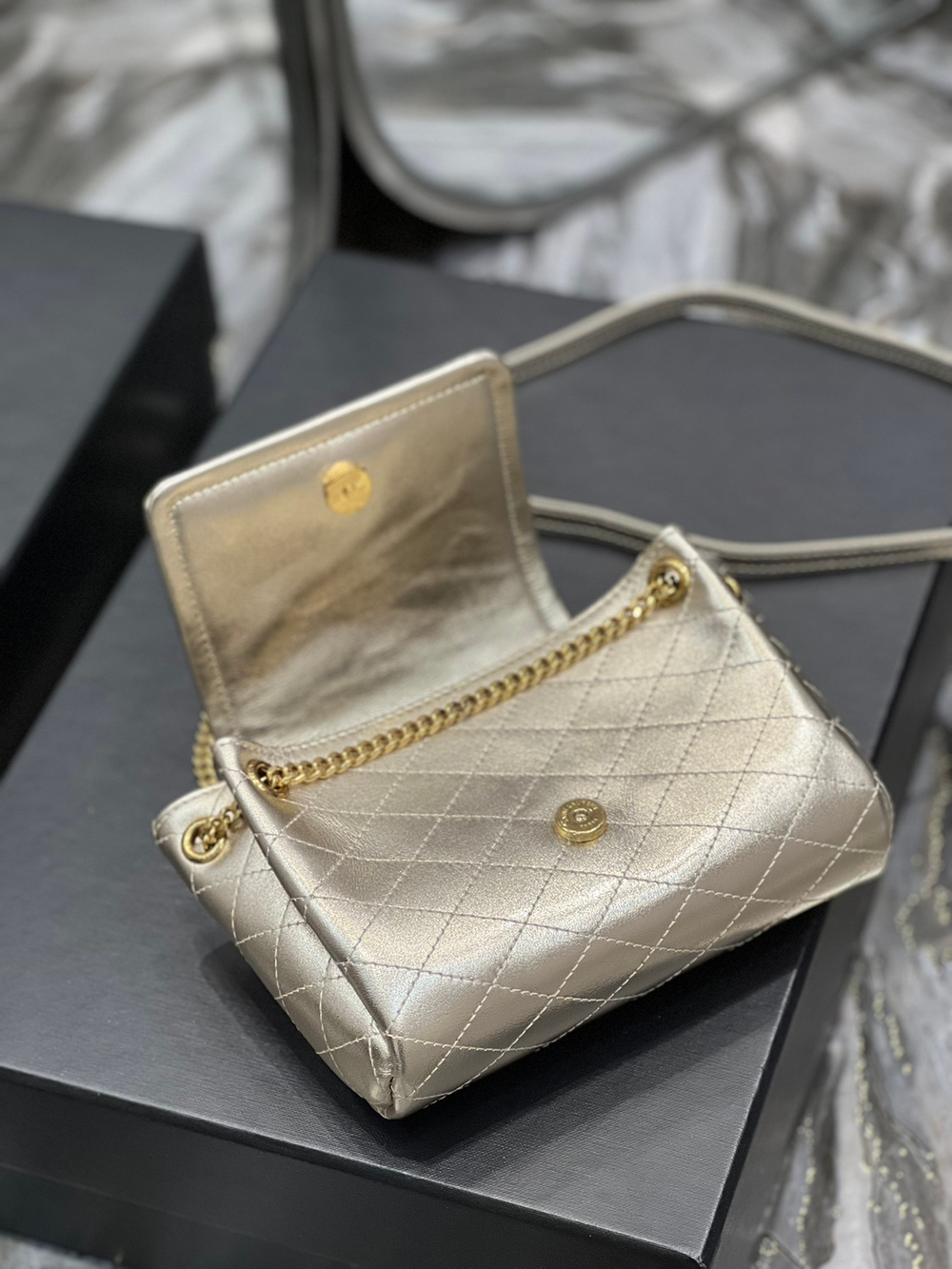 Saint Laurent Nolita 18 cm