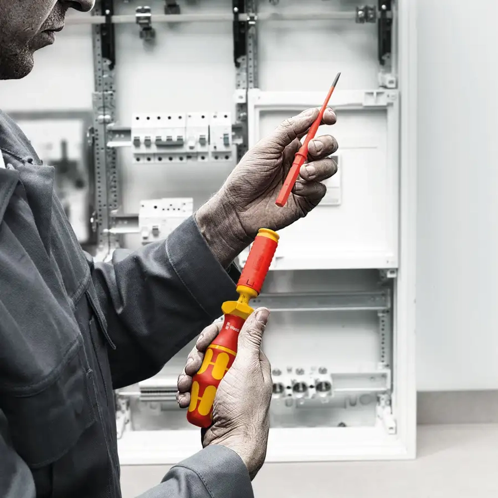 Сменная отвертка Kraftform Kompakt VDE 60 iS 0,6 x 3,5 154 мм WERA 05004406001