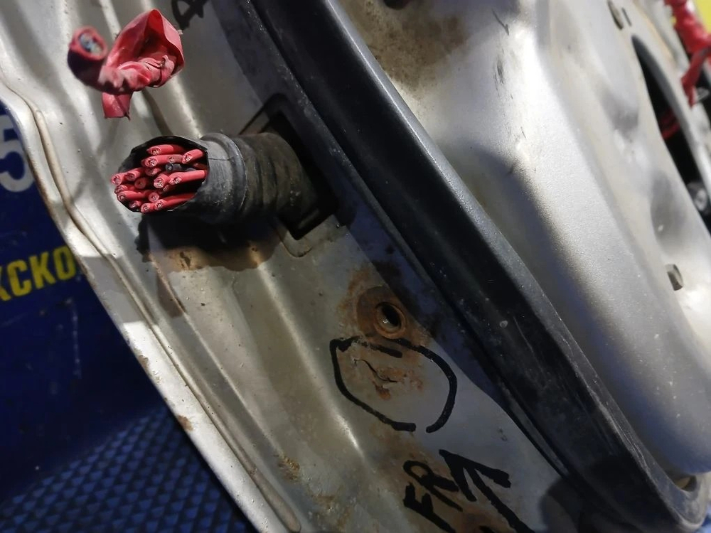 Дверь передняя правая Honda CR-V 1996