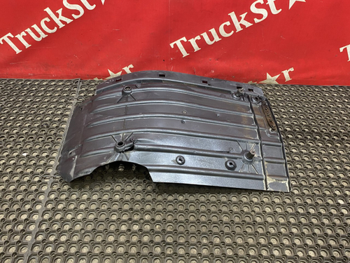 Крыло (дефект) переднее правое задняя часть 2021г