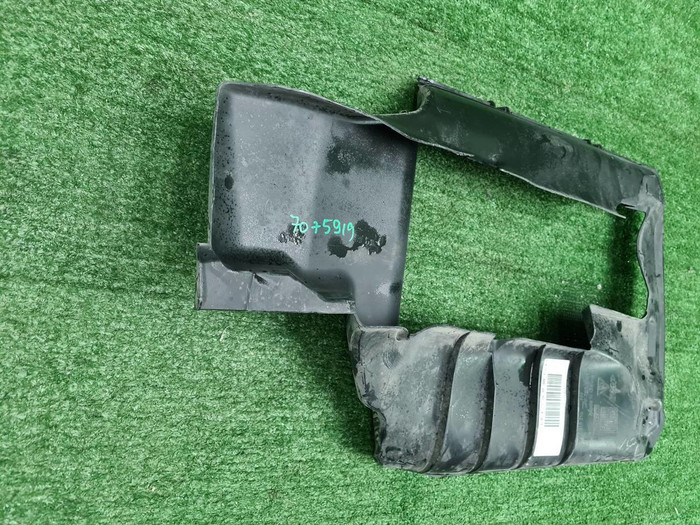 Воздуховод переднего бампера Porsche 911 992 18-нв