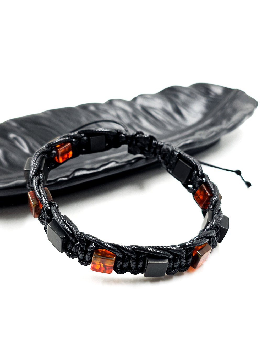 Мужской браслет на руку из янтаря. Браслет из формованного янтаря