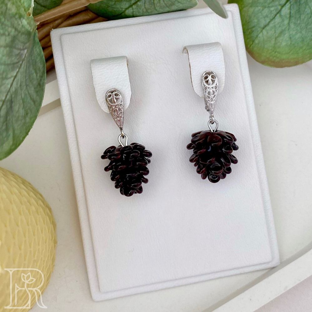 LEFIREL' Серьги серебряные женские "Шишечки" с бусинами из муранского стекла / ювелирные украшения из родированного серебра 925