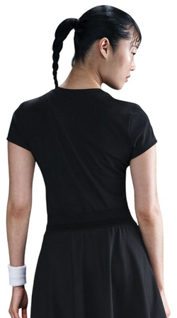 Женская теннисная футболка Nike Court Advantage Dri-Fit Short-Sleeve Tennis