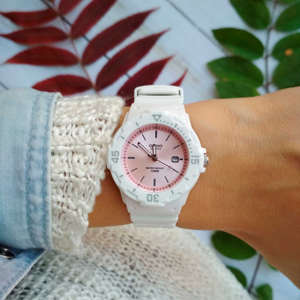 Женские наручные часы Casio Collection LRW-200H-4E3