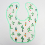 5553820 Нагрудник детский непромокаемый, с карманом «Кактусы», цвет зелёный