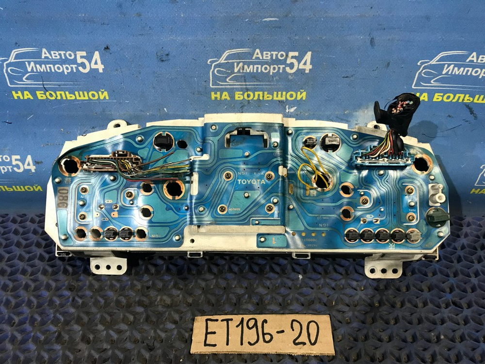 Щиток приборов TOYOTA CALDINA 1996