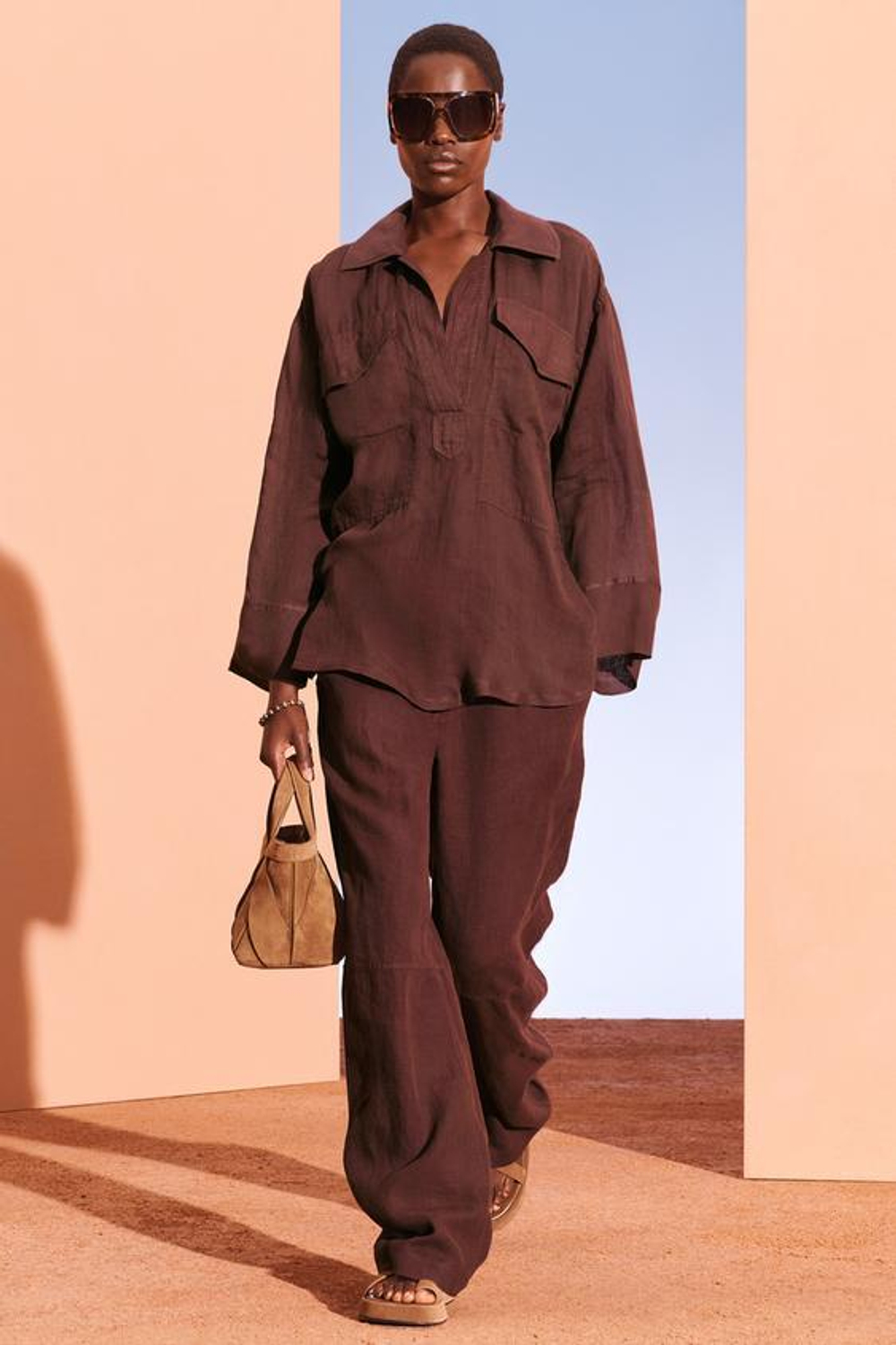 ZARA БРЮКИ СО СРЕДНЕЙ ТАЛИЕЙ ИЗ 100% ЛЬНА, ТЕМНО-КОРИЧНЕВЫЙ