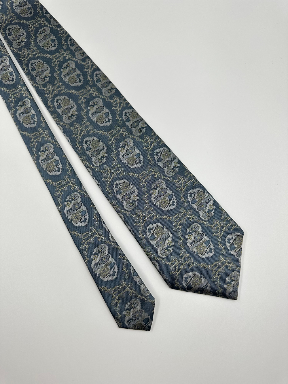 Галстук серый Yves Saint Laurent