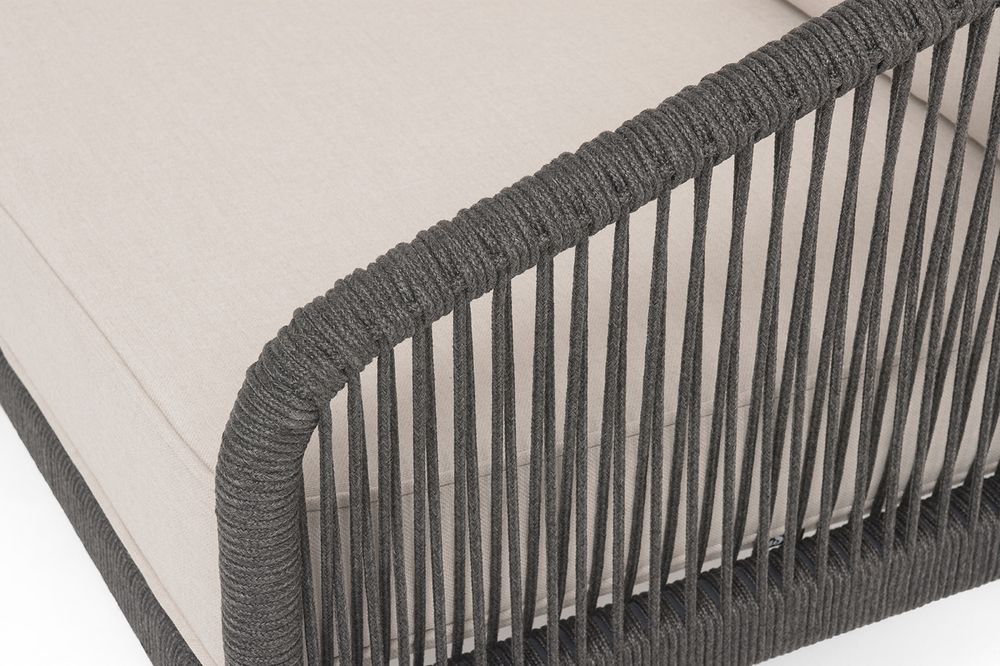 "Канны" диван 3-местный плетеный из роупа, каркас алюминий темно-серый (RAL7024) муар, роуп темно-серый круглый, ткань бежевая 035