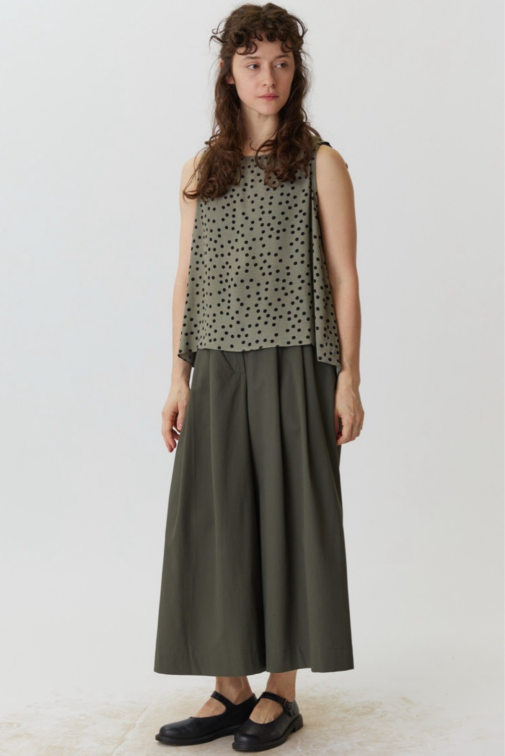 Топ-майка из вискозы в горох