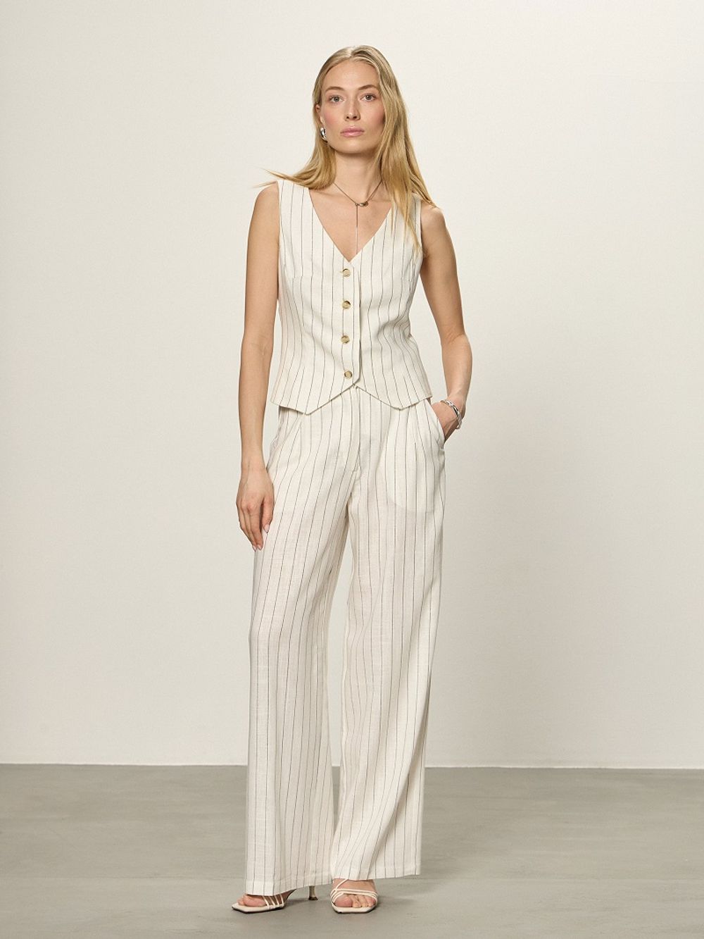 Жилет короткий полоска лён