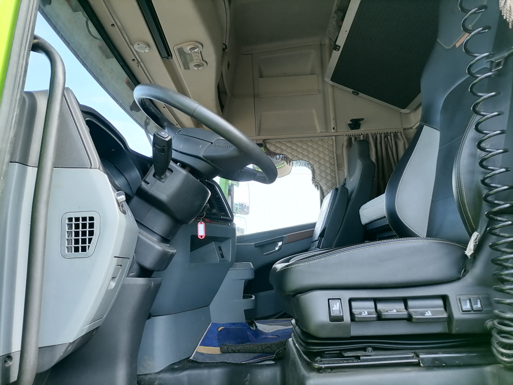 Shacman (Shaanxi) SX* 4x2 Седельный тягач SX418843381 (Дизельный, 12,5 л, 544 л.с., АТ)