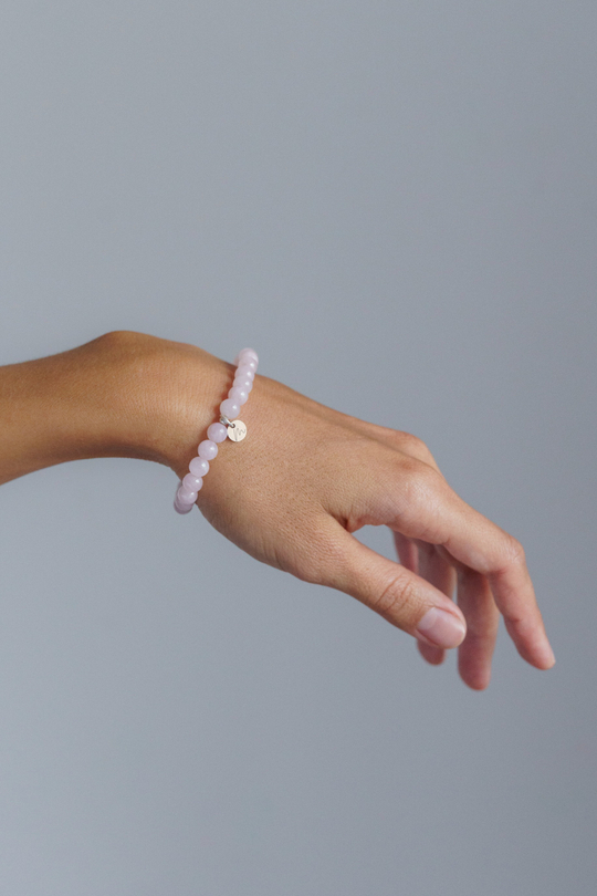 Браслет "Memo about Love&Luck" из розового кварца 6 мм с подвеской